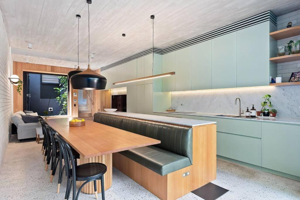 Cozy 3 Bedroom House Annandale Holiday home Sydney